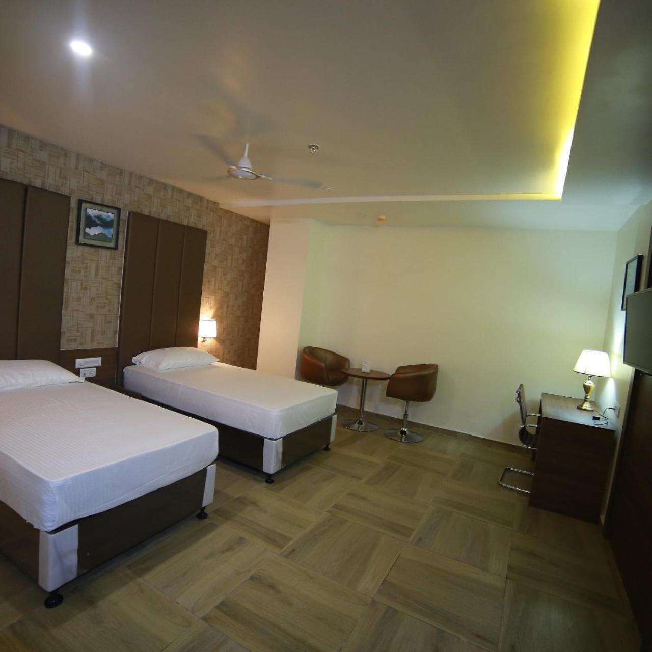 Hotel Svm Grand Medipally Hyderabad Ngoại thất bức ảnh