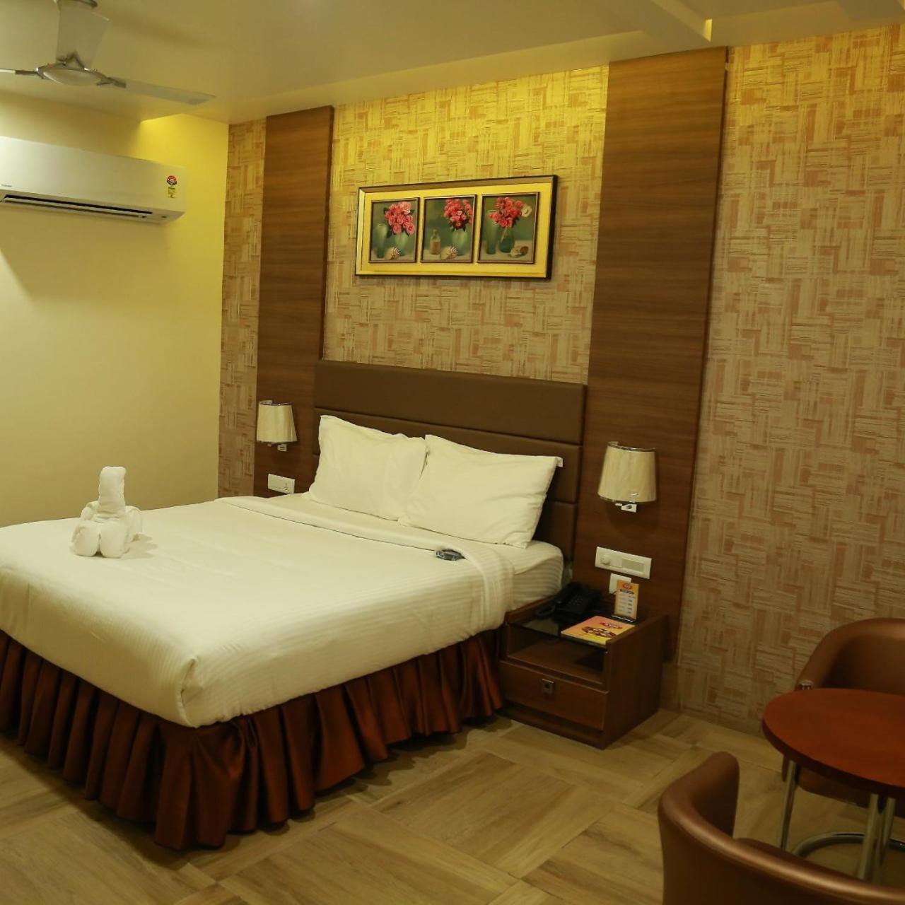 Hotel Svm Grand Medipally Hyderabad Ngoại thất bức ảnh