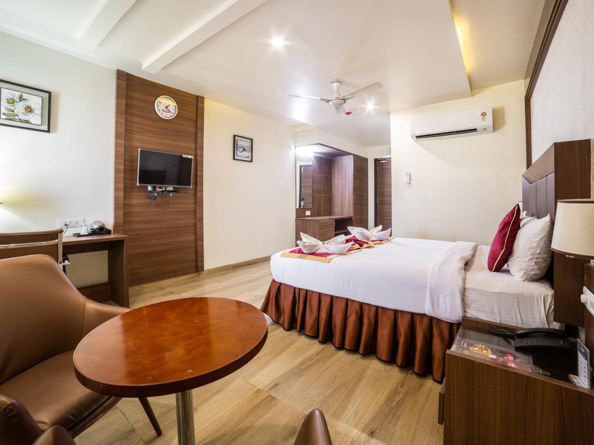 Hotel Svm Grand Medipally Hyderabad Ngoại thất bức ảnh