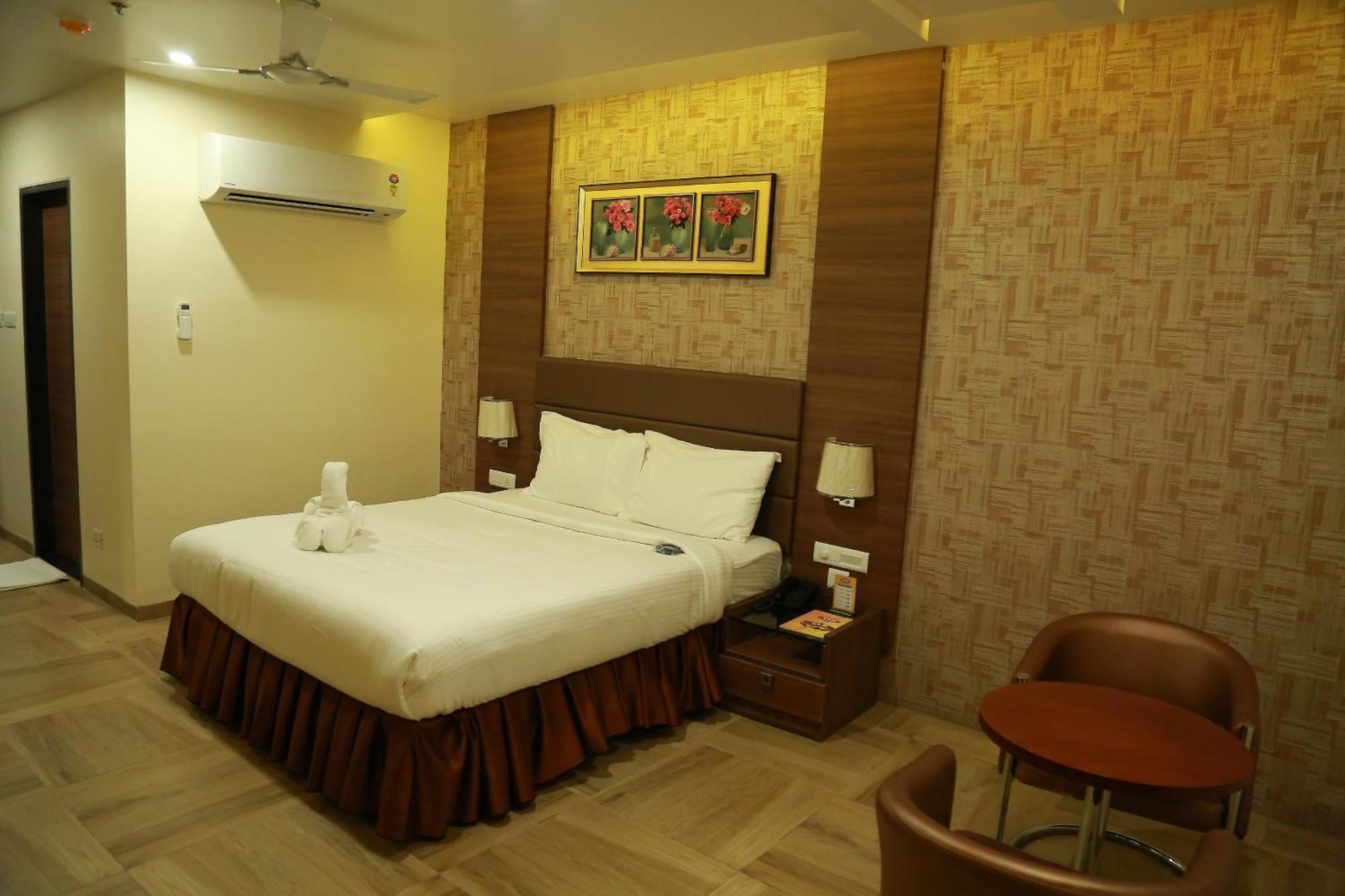 Hotel Svm Grand Medipally Hyderabad Ngoại thất bức ảnh